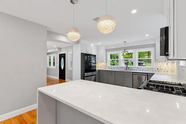 $1,649,900 | 16 Old Cambridge Turnpike, Lincoln, MA 01773