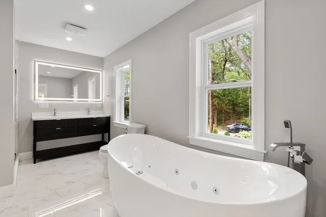 $1,649,900 | 16 Old Cambridge Turnpike, Lincoln, MA 01773