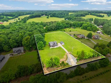 $585,000 | 5676 State Highway 48, Cumberland Furnace, TN 37051