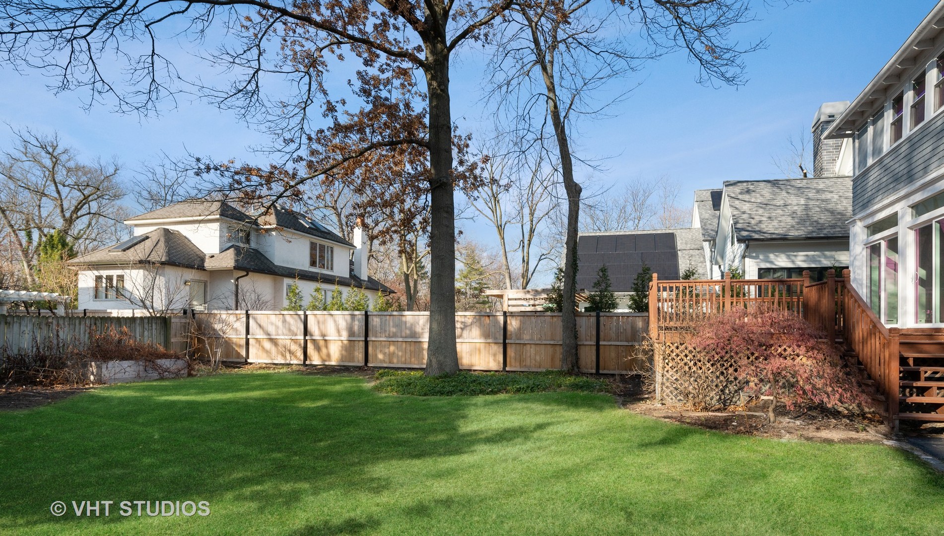 632 Abbotsford Road Kenilworth, IL 60043 - Photo 24 of 30 a view of a back yard of the house