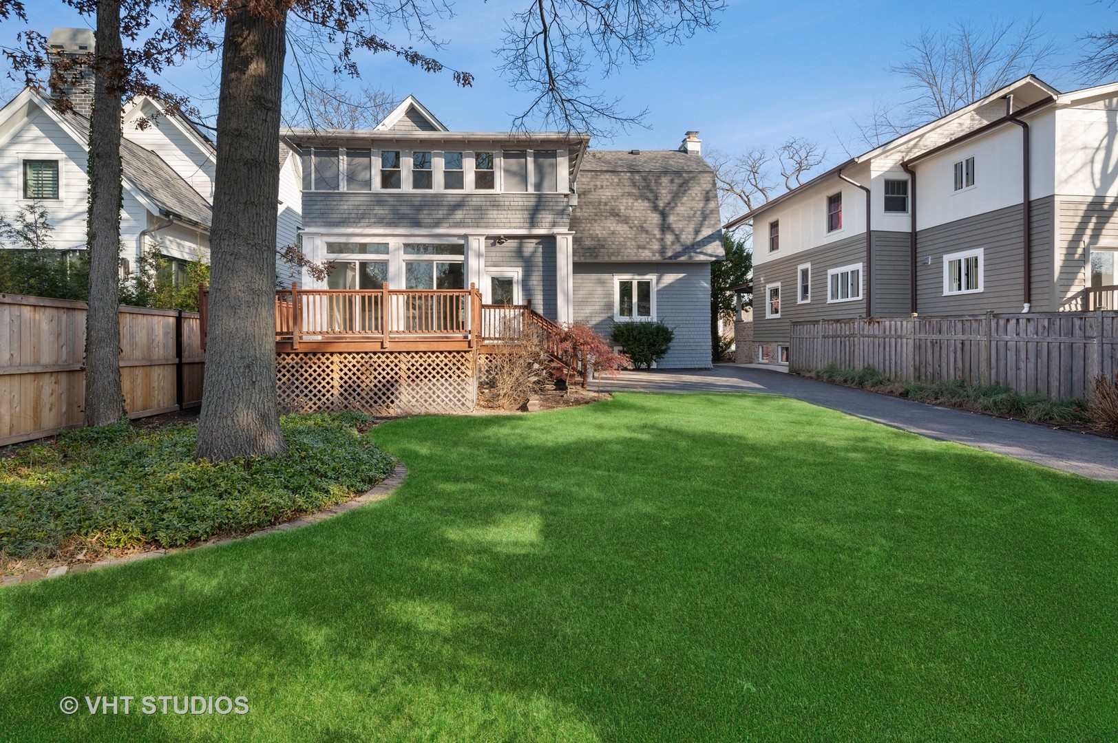 632 Abbotsford Road Kenilworth, IL 60043 - Photo 25 of 30 a view of an apartment with a garden