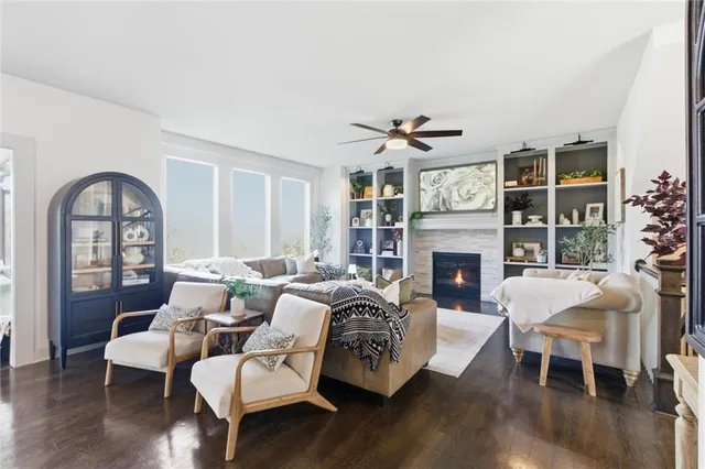 $875,000 | 20212 West 88th Street, Lenexa, KS 66220