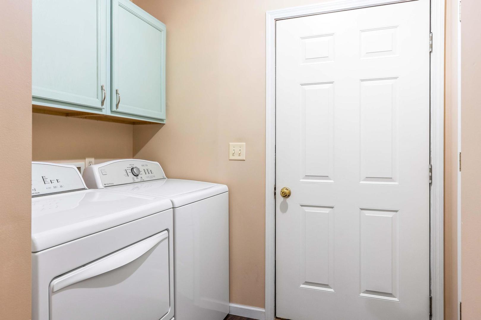 107 Labrador Lane Downs, IL 61736 - Photo 20 of 35 a utility room with dryer and washer