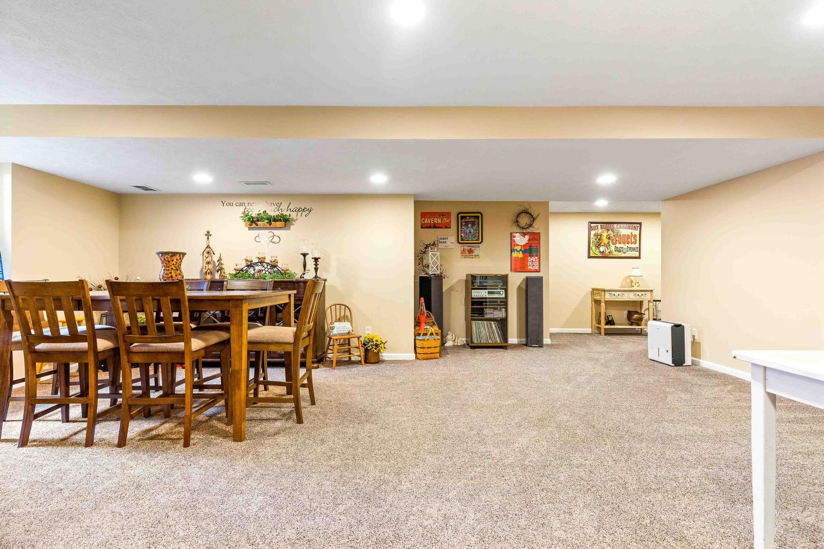 107 Labrador Lane Downs, IL 61736 - Photo 23 of 35 a view of a room with furniture
