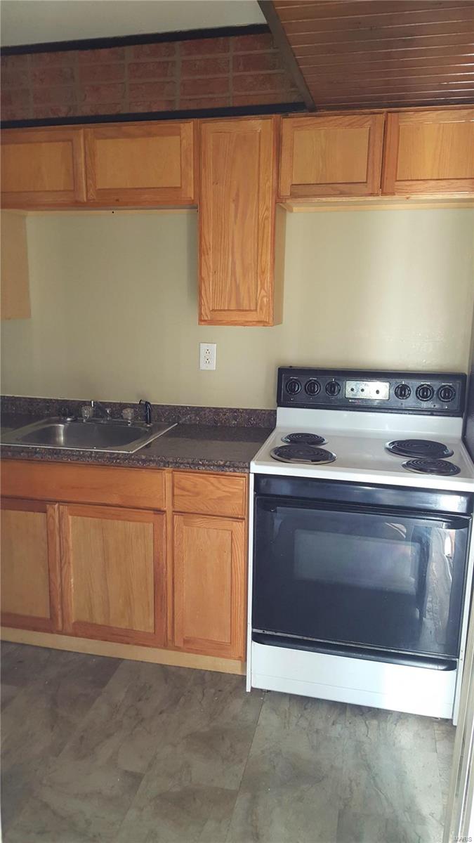 116 Cameron Road St. Louis, MO 63137 - Photo 5 of 13