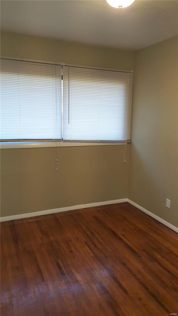 116 Cameron Road St. Louis, MO 63137 - Photo 8 of 13