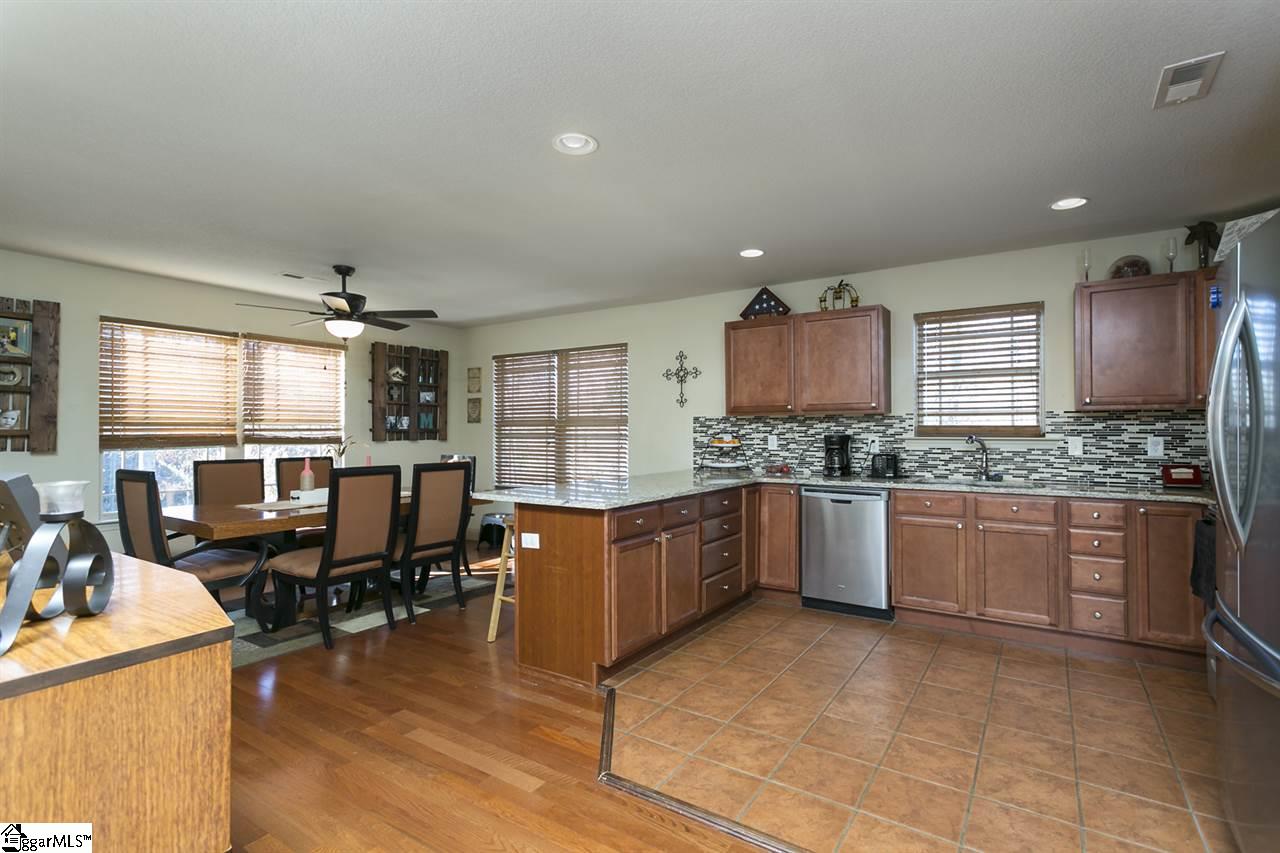 1510 South McElhaney Road Greer, SC 29651 - Photo 7 of 26 Gallery Image 7