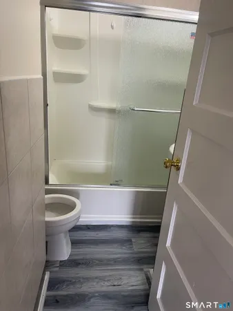 $1,800 | 1727 Barnum Avenue, Unit 2C, Bridgeport, CT 06610