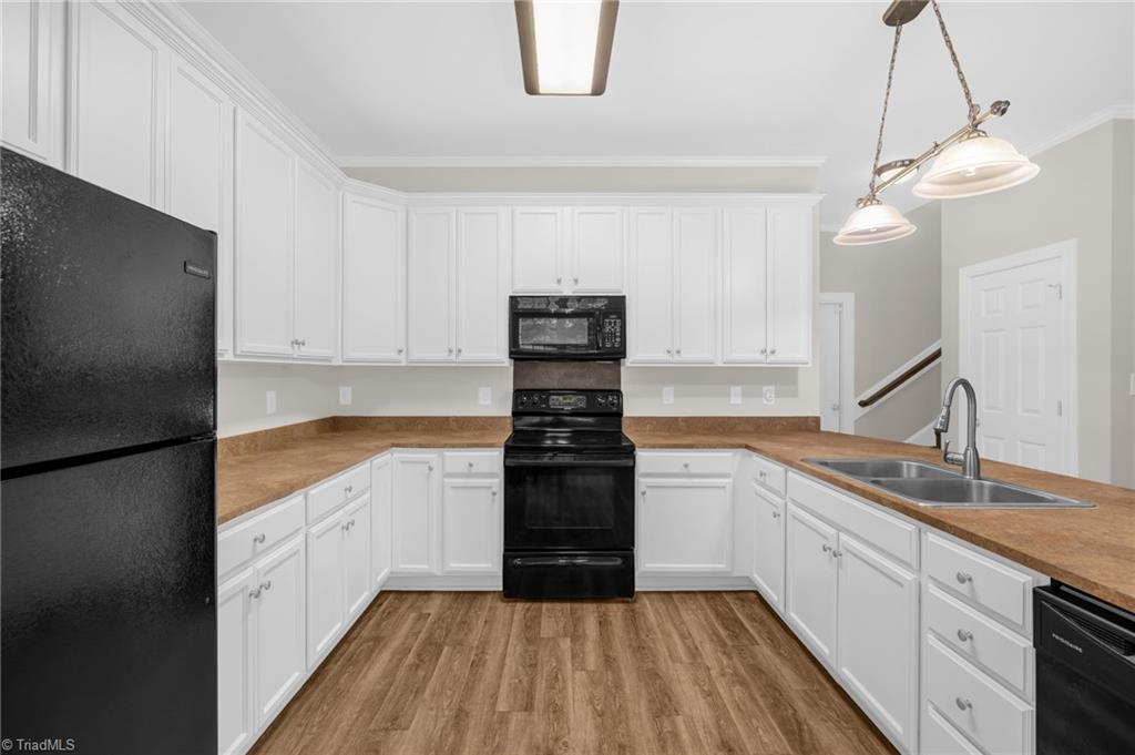 9127 County Line Road Kernersville, NC 27284 - Photo 25 of 49 Kitchen in basement