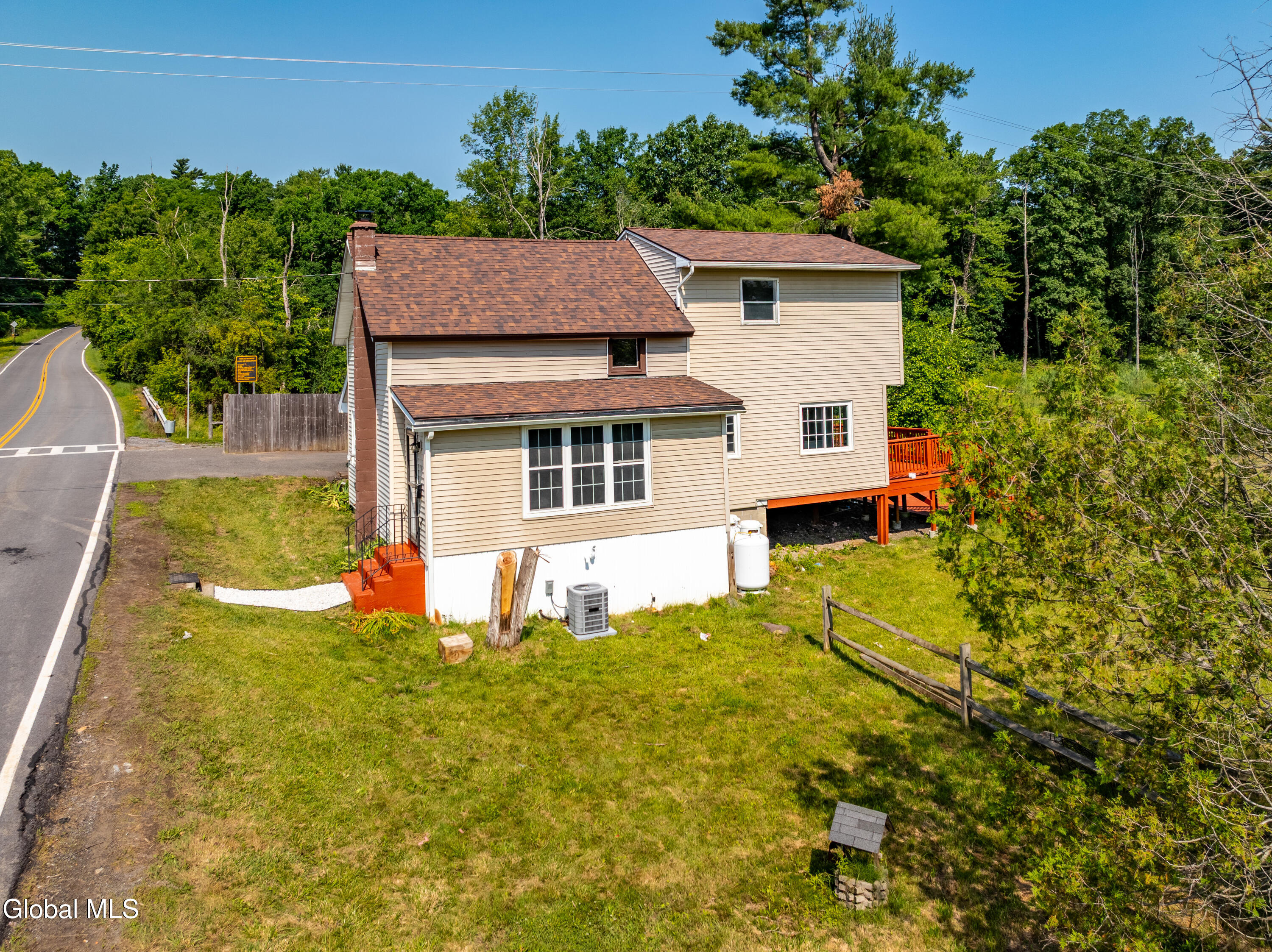 9 Lower Newtown Road Halfmoon, NY 12188 - Photo 2 of 25 Outside Side View