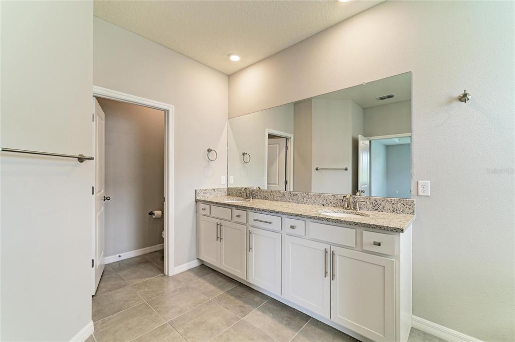 11007 Tamarack Place Parrish, FL 34219 - Photo 18 of 40 Gallery Image 18