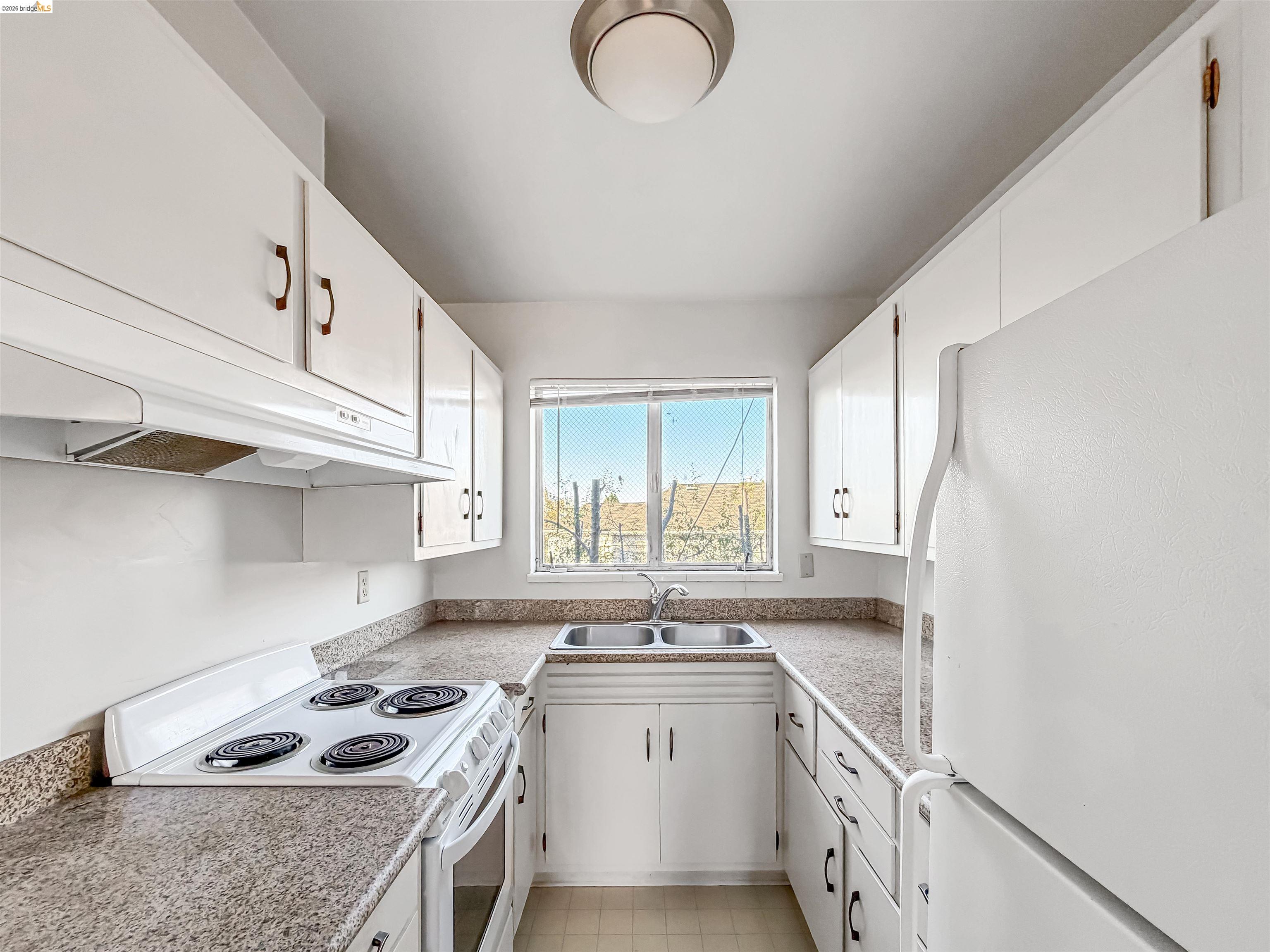 2172 Blake Street Berkeley, CA 94704 - Photo 10 of 15