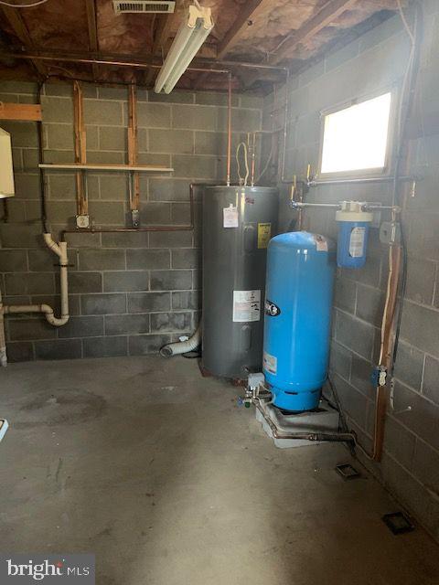 1975 Holland Cliffs Road Huntingtown, MD 20639 - Photo 18 of 19 utility room