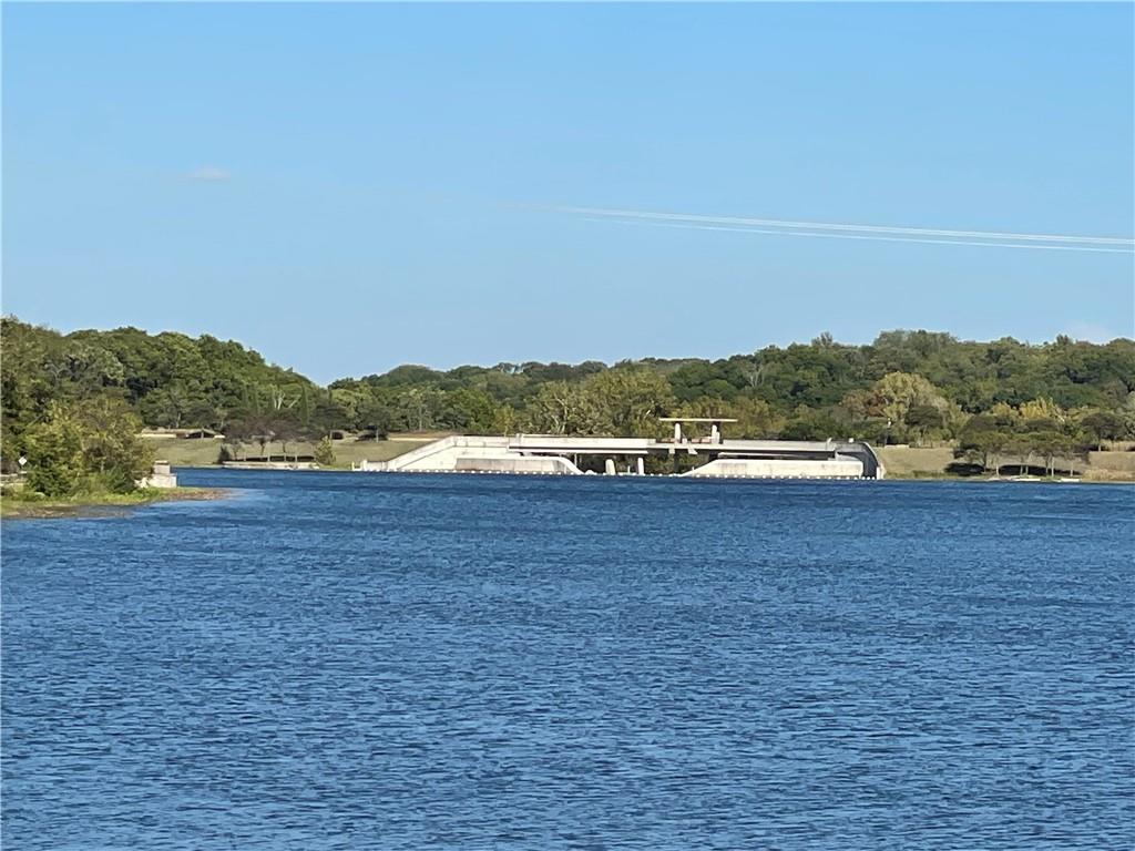 8958 Ginger Street Lenexa, KS 66227 - Photo 6 of 10