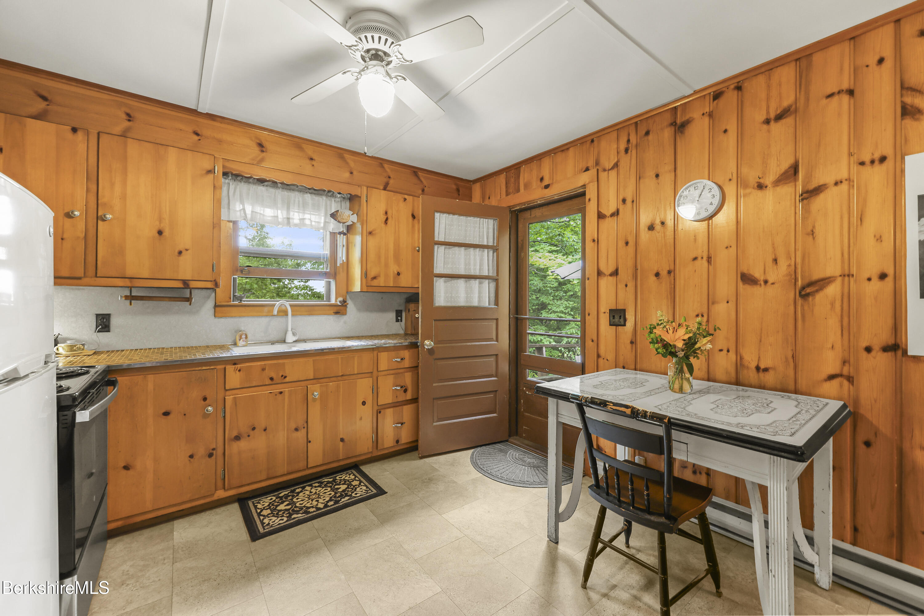 160 Chestnut Road Richmond, MA 01201 - Photo 13 of 40 Eat In Kitchen
