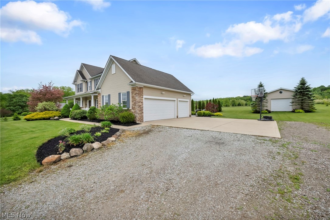 14353 Radcliffe Road Chardon, OH 44024 - Photo 3 of 50