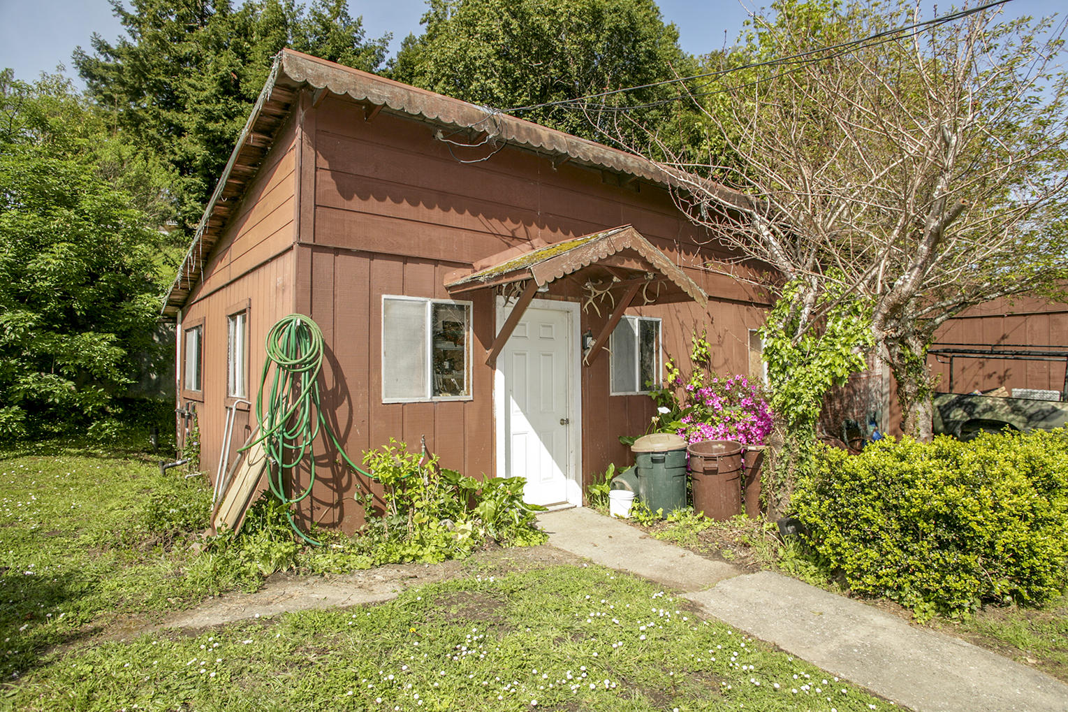 205 South Sequoia Avenue Rio Dell, CA 95562 - Photo 9 of 20