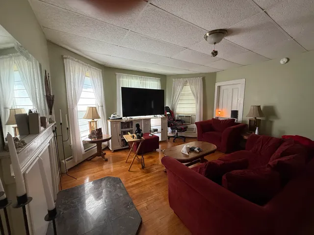 $220,000 | 58 Crescent Street, Rutland, VT 05701