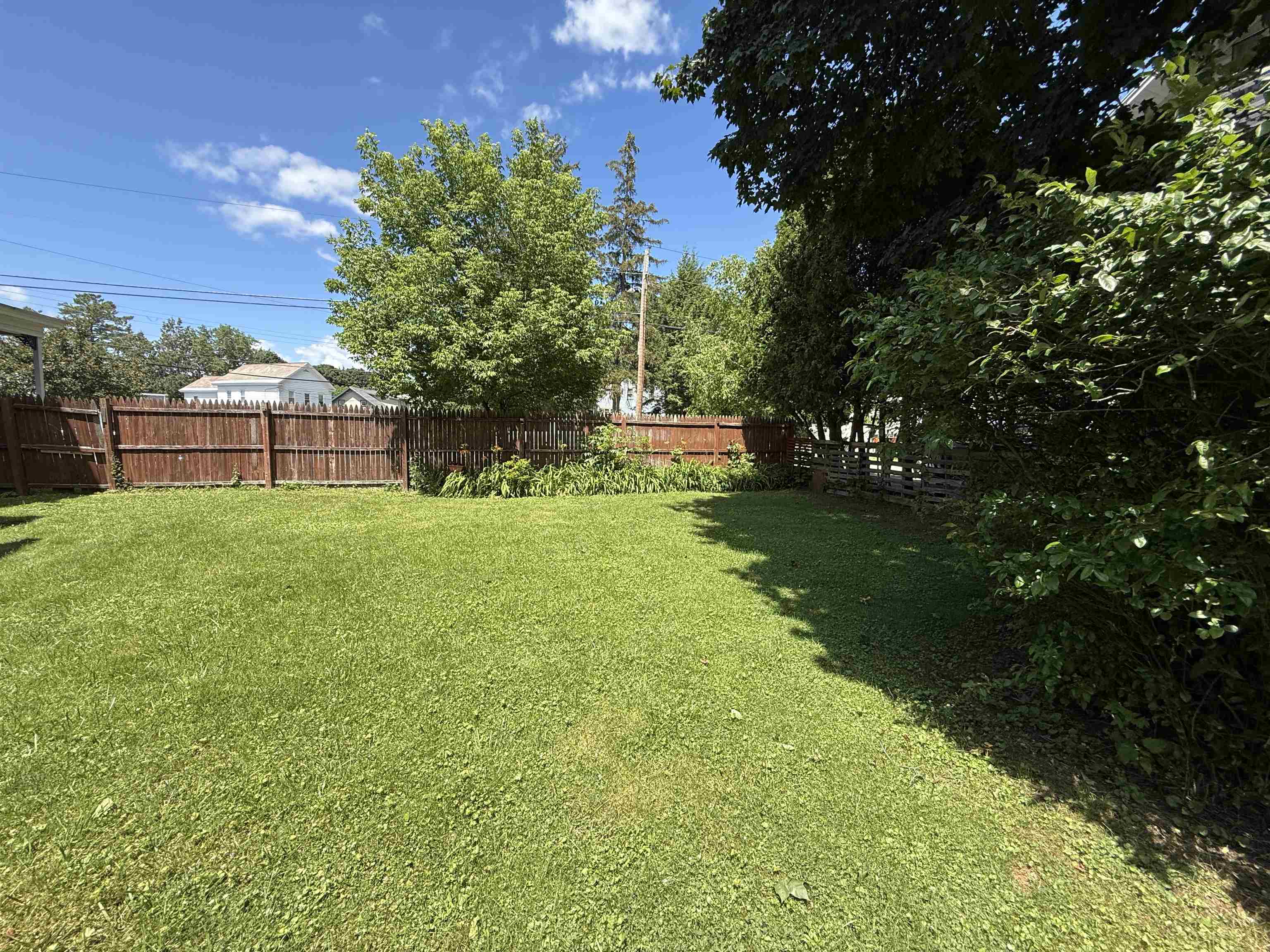 58 Crescent Street Rutland, VT 05701 - Photo 4 of 35