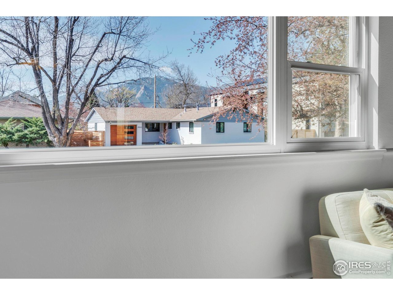 3205 19th Street Boulder, CO 80304 - Photo 11 of 40 Stunning Views of the Flatirons from the Living room