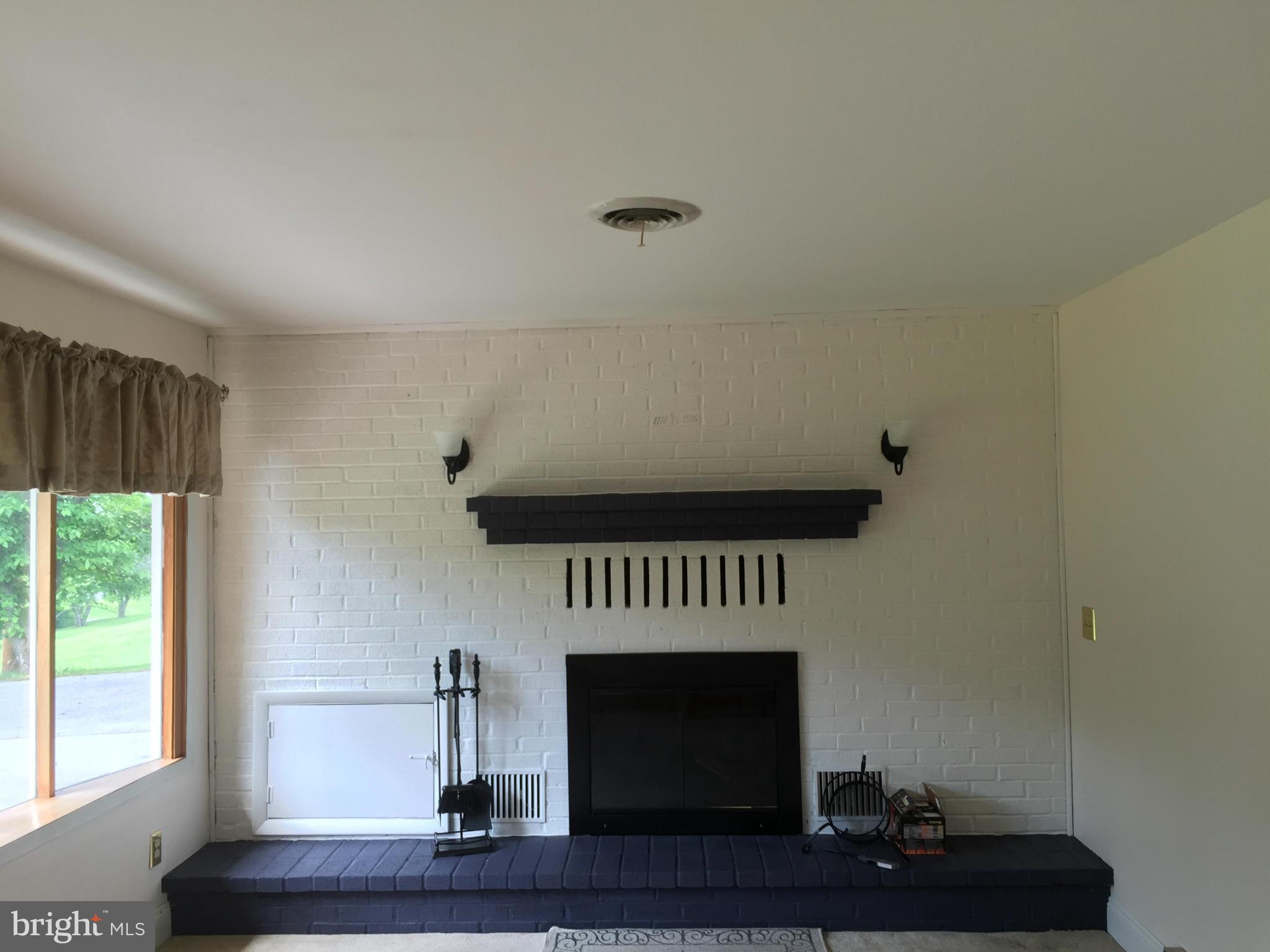 22 Grove Heights Road Berkeley Springs, WV 25411 - Photo 13 of 21 Interior (General)