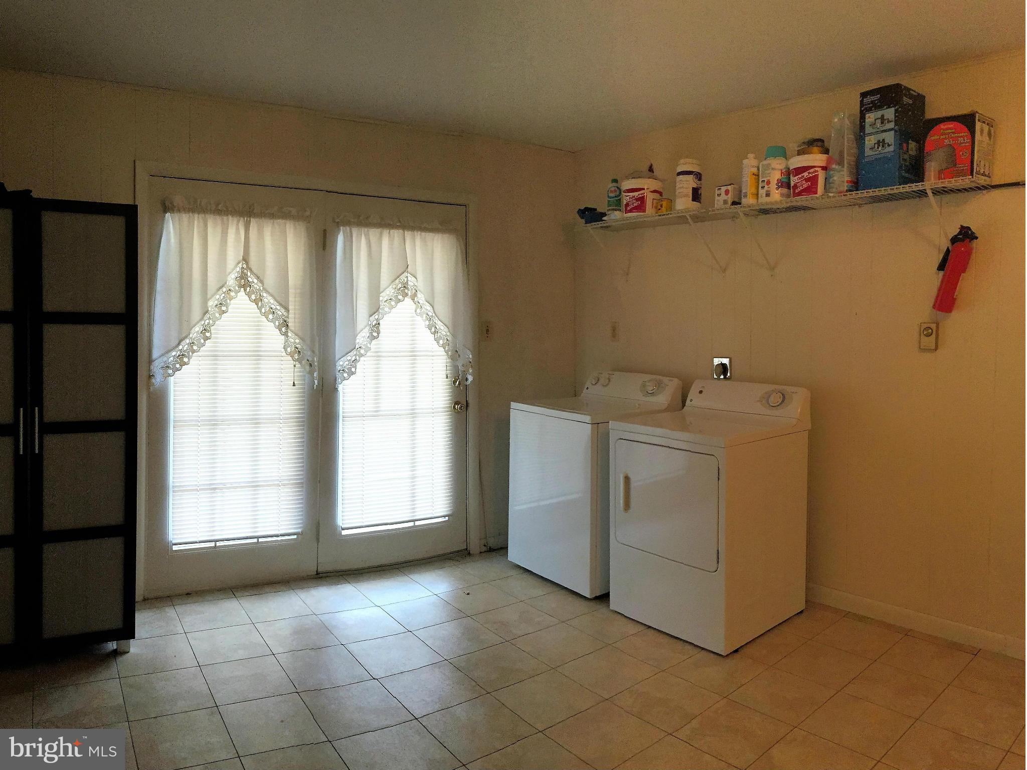 22 Grove Heights Road Berkeley Springs, WV 25411 - Photo 14 of 21 Laundry room