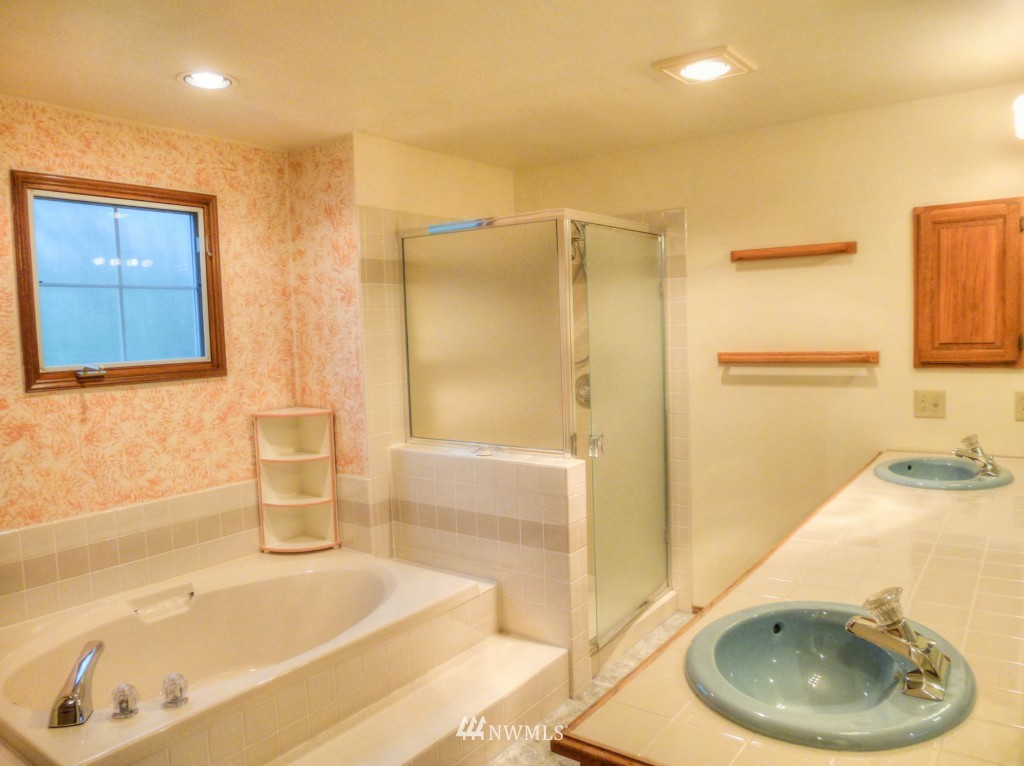 13619 Olympic View Road Northwest Silverdale, WA 98383 - Photo 11 of 15 Gallery Image 11
