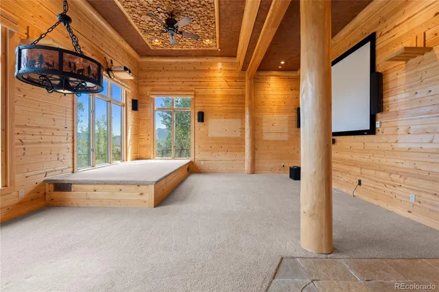 a view of an outdoor space