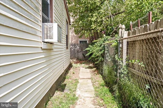 $2,100 | 2 West Chestnut Street, Bordentown, NJ 08505