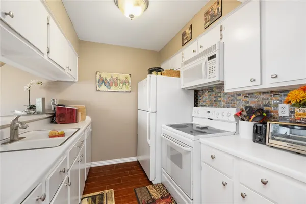$139,000 | 12600 Melville Drive, Unit 326, Montgomery, TX 77356
