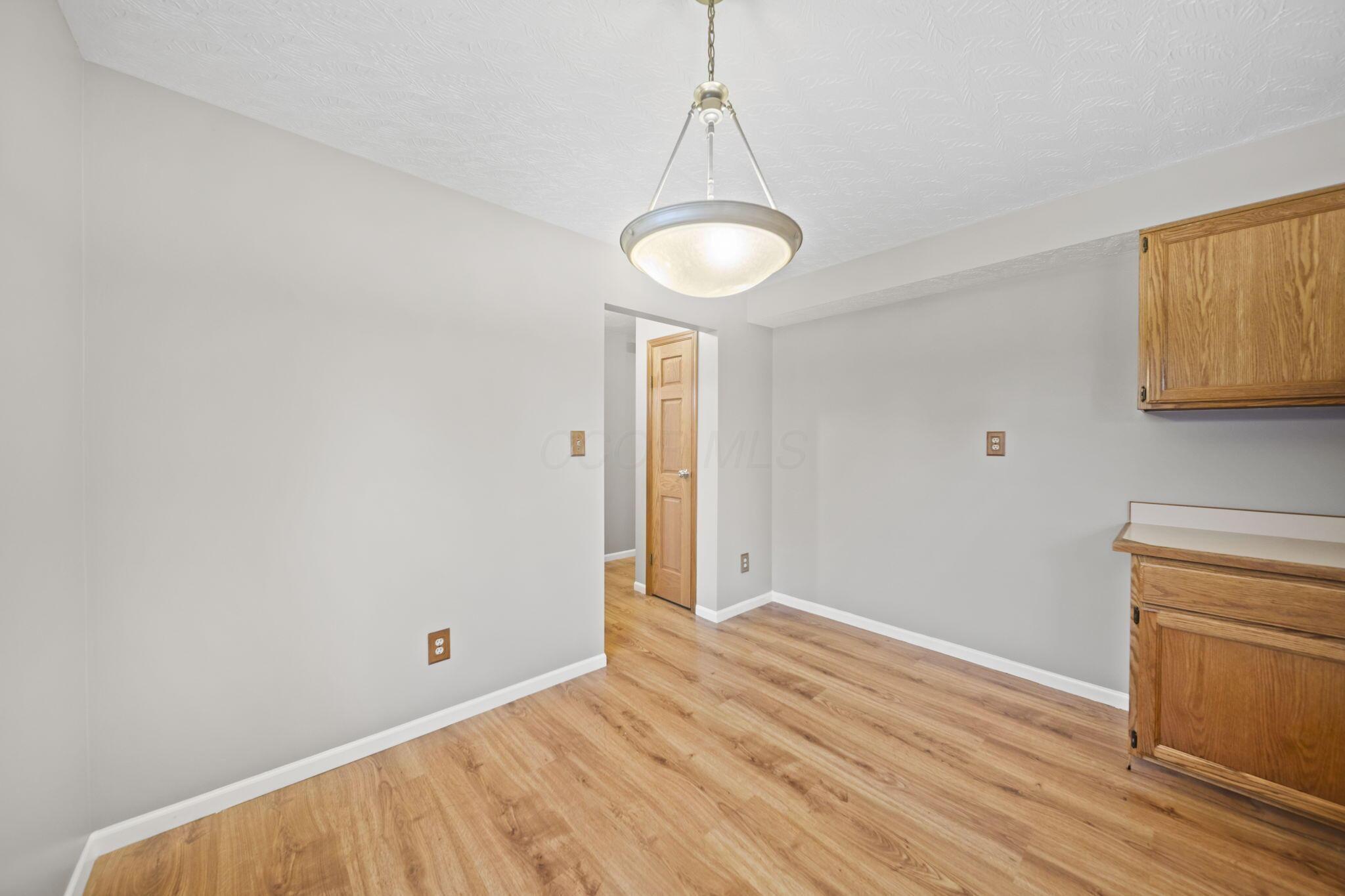 4384 Leppert Road Hilliard, OH 43026 - Photo 18 of 76 Eating Space