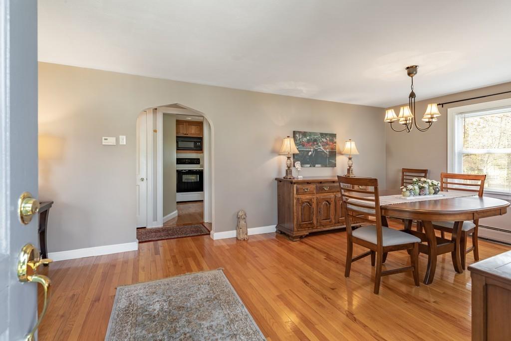 13 Ellen Road Woburn, MA 01801 - Photo 3 of 29 Gallery Image 3
