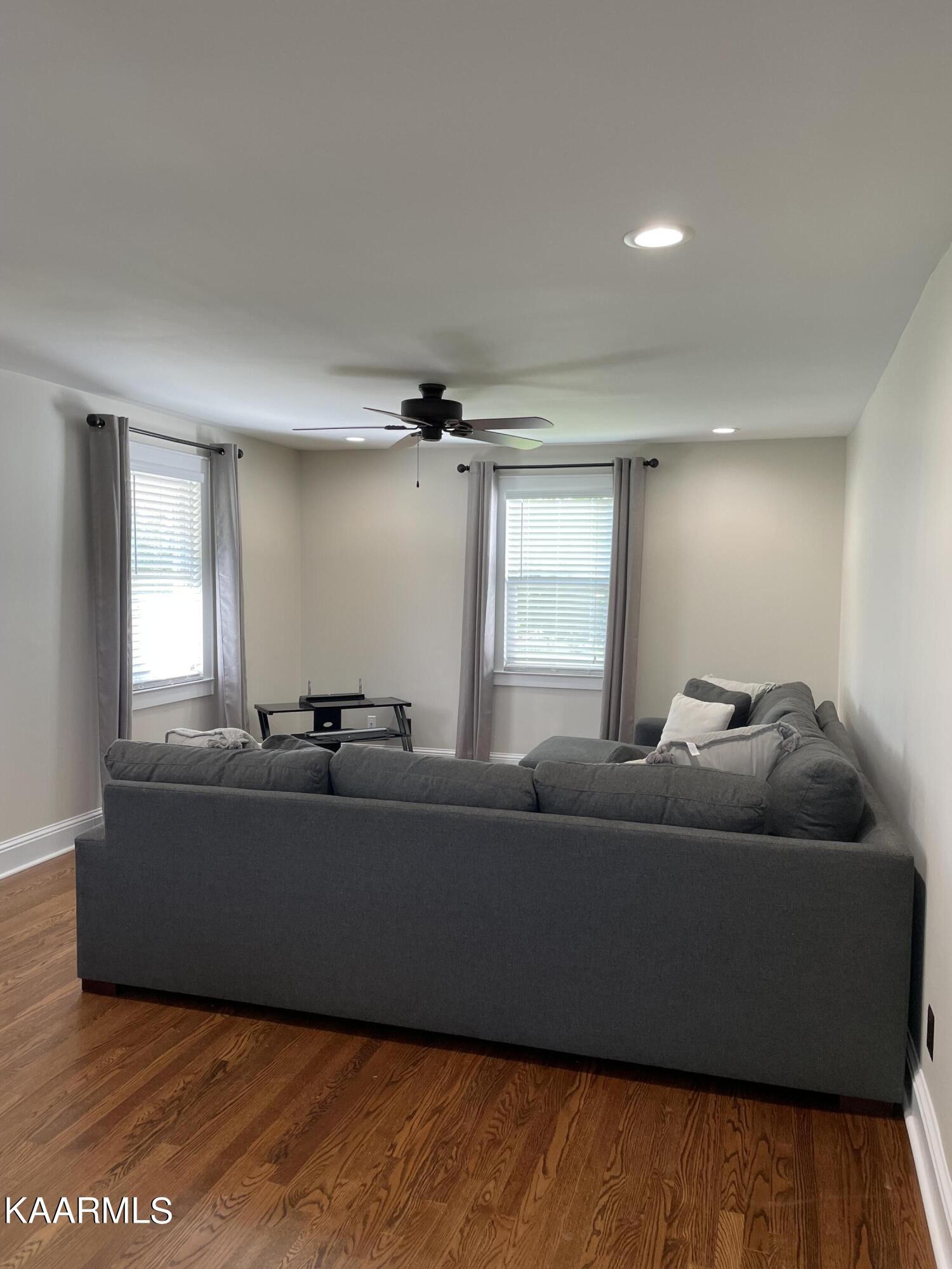 7522 Clapps Chapel Road Corryton, TN 37721 - Photo 10 of 12 a living room with furniture and a window