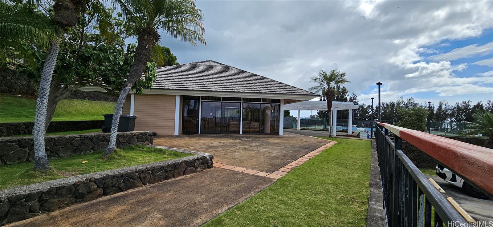 2138 Laukahi Street Honolulu, HI 96821 - Photo 11 of 12 Community Center