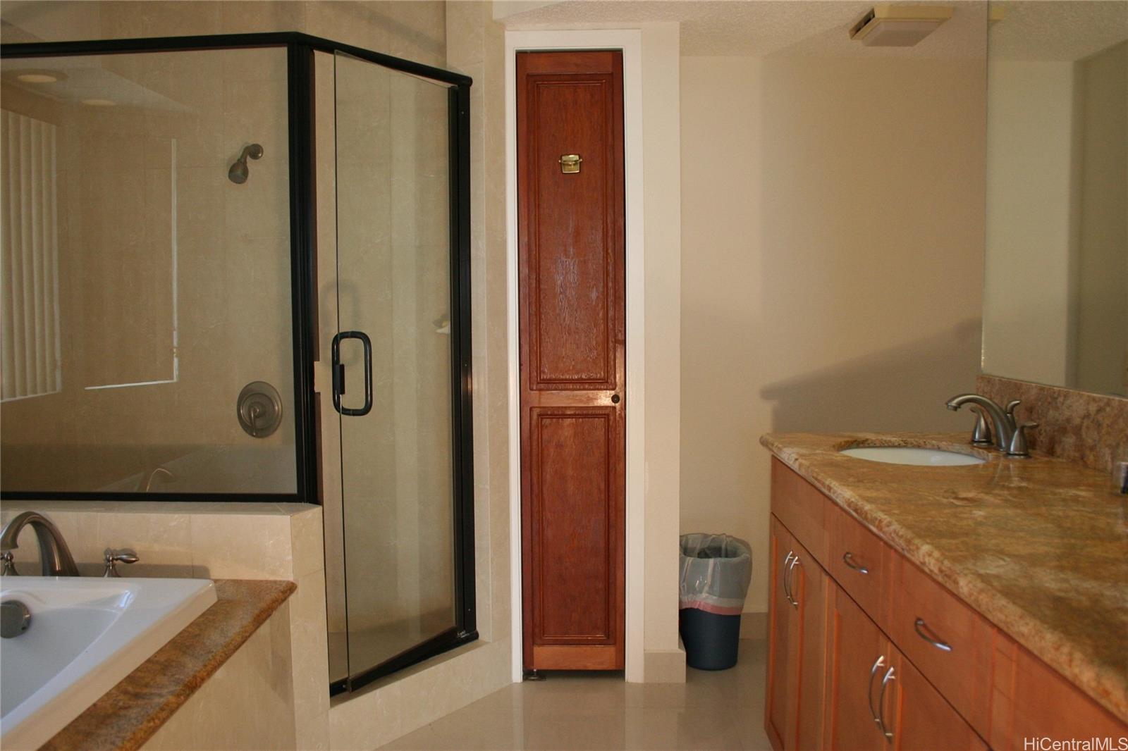 2138 Laukahi Street Honolulu, HI 96821 - Photo 6 of 12