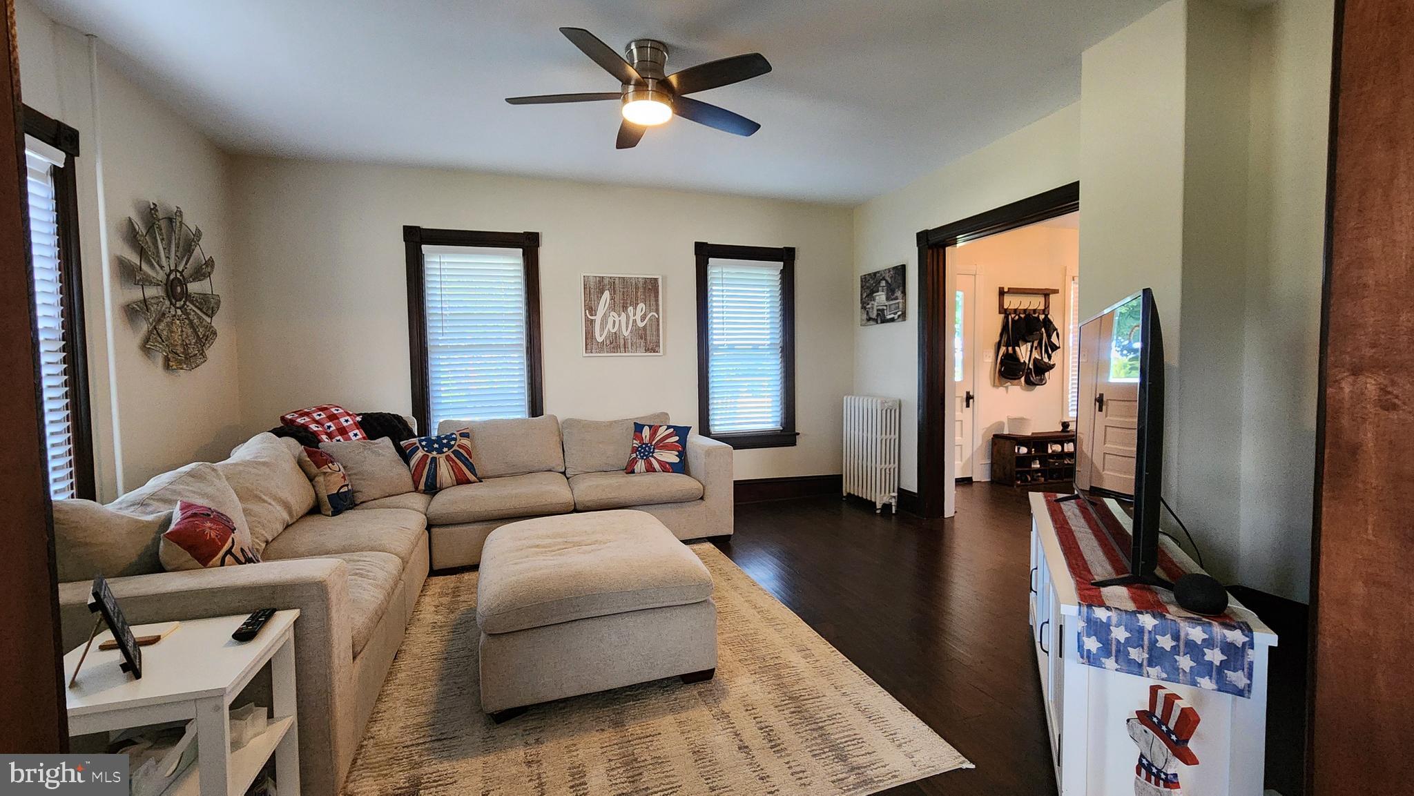 829 Union Road Mickleton, NJ 08056 - Photo 33 of 62 Living Room