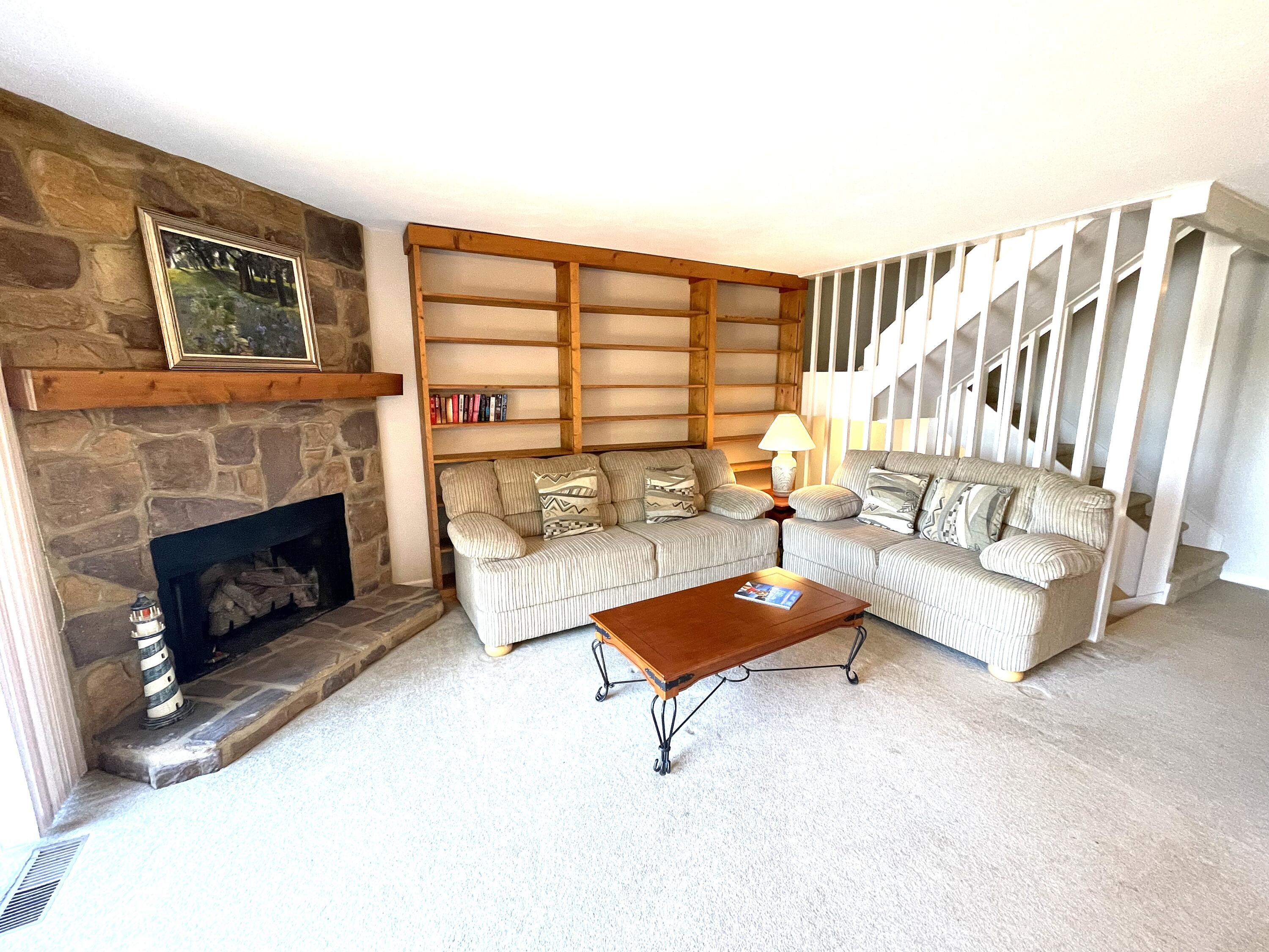 213 Saunders Point Road, Unit 6 Huddleston, VA 24104 - Photo 2 of 21 Family Room