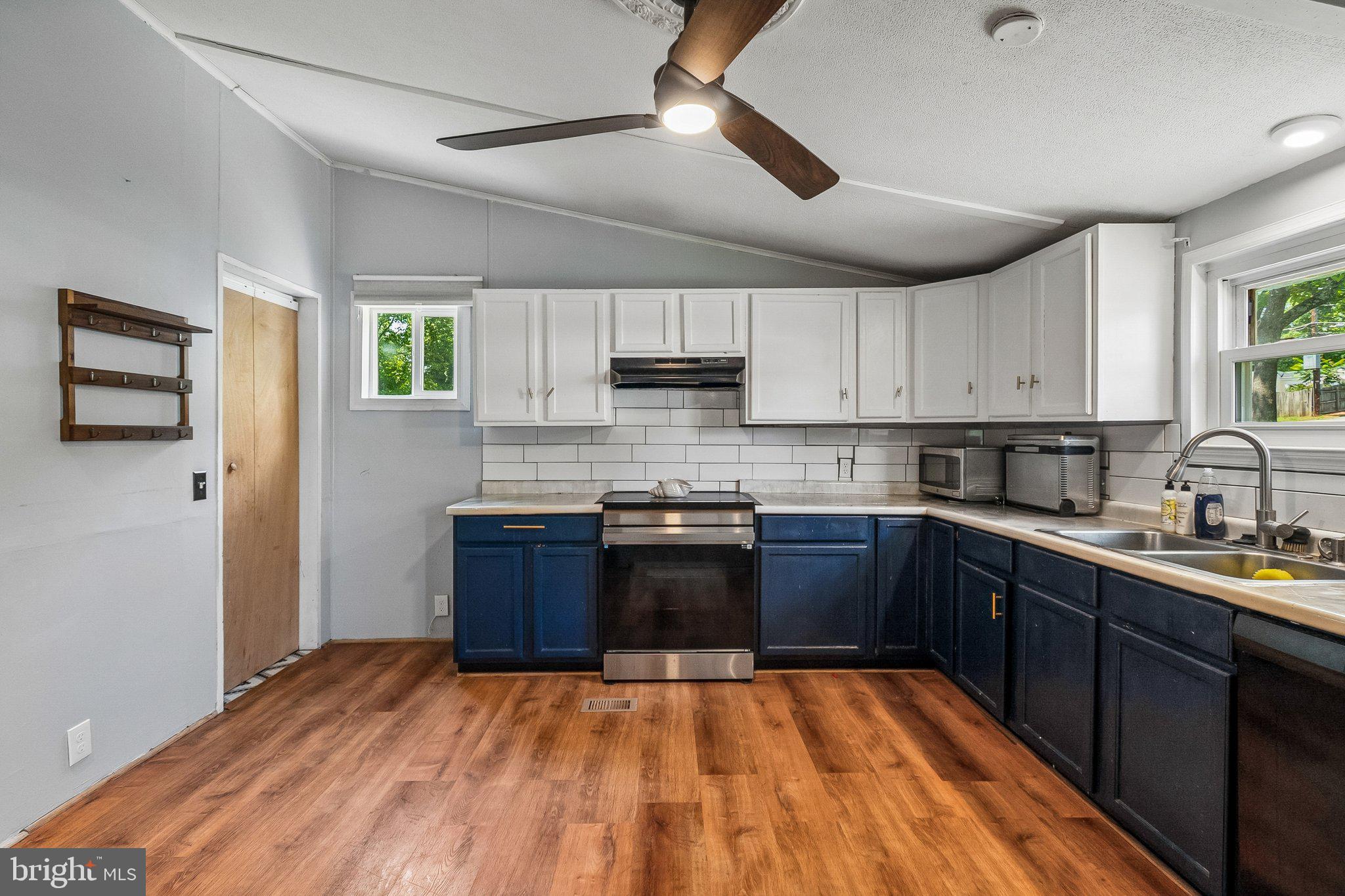 172 Barrett Heights Road Stafford, VA 22554 - Photo 2 of 23