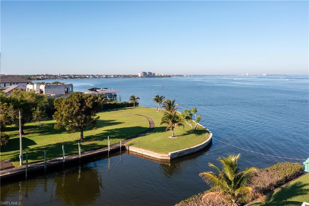 14040 Schultz Road Fort Myers, FL 33908 - Photo 2 of 12 a view of a ocean with beach