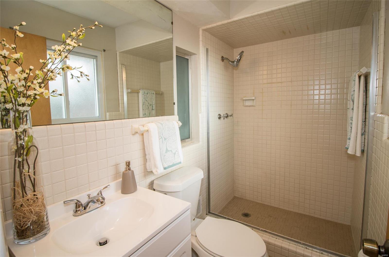5356 Kerth Road St. Louis, MO 63128 - Photo 12 of 29 Gallery Image 12