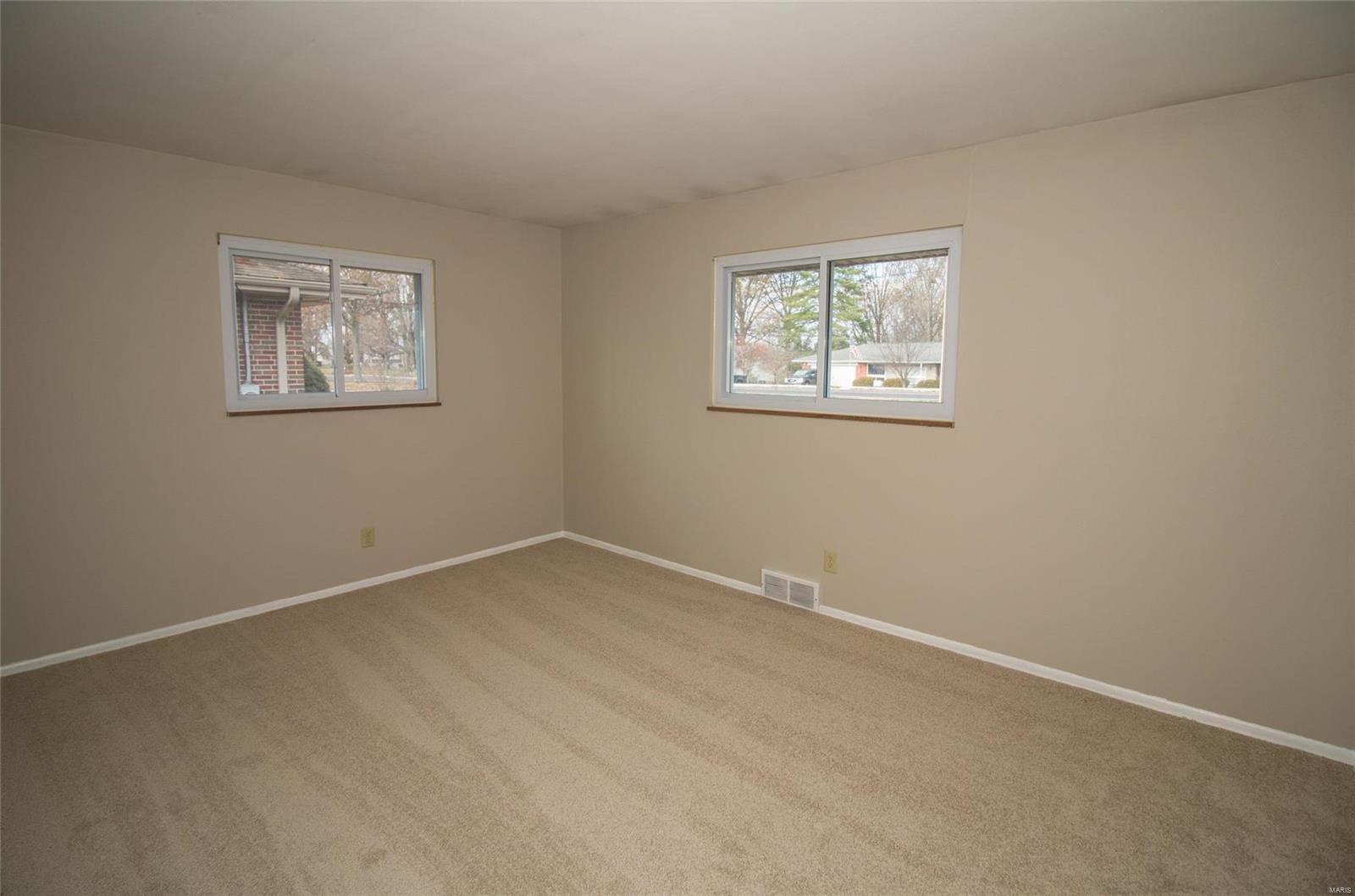 5356 Kerth Road St. Louis, MO 63128 - Photo 13 of 29 Gallery Image 13