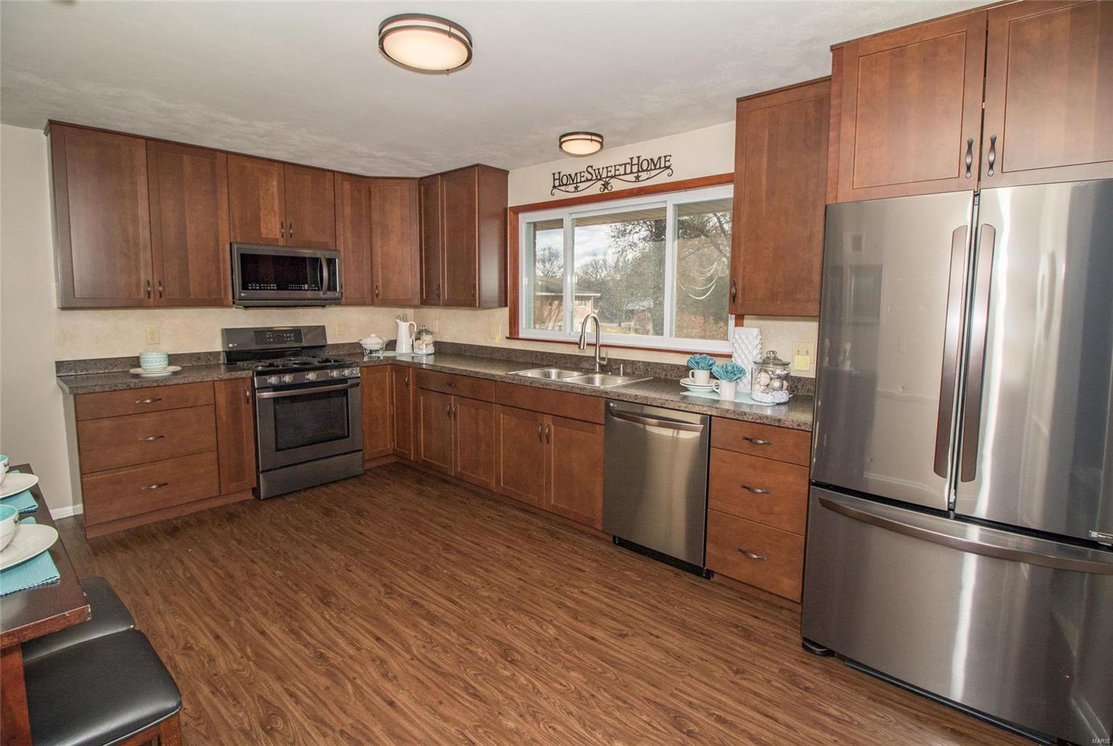 5356 Kerth Road St. Louis, MO 63128 - Photo 8 of 29 Gallery Image 8