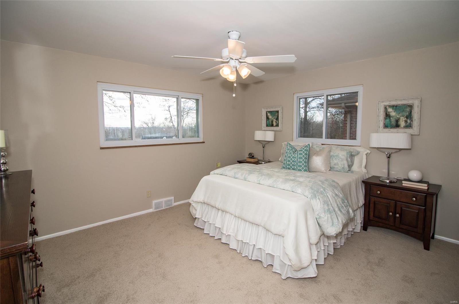 5356 Kerth Road St. Louis, MO 63128 - Photo 10 of 29 Gallery Image 10