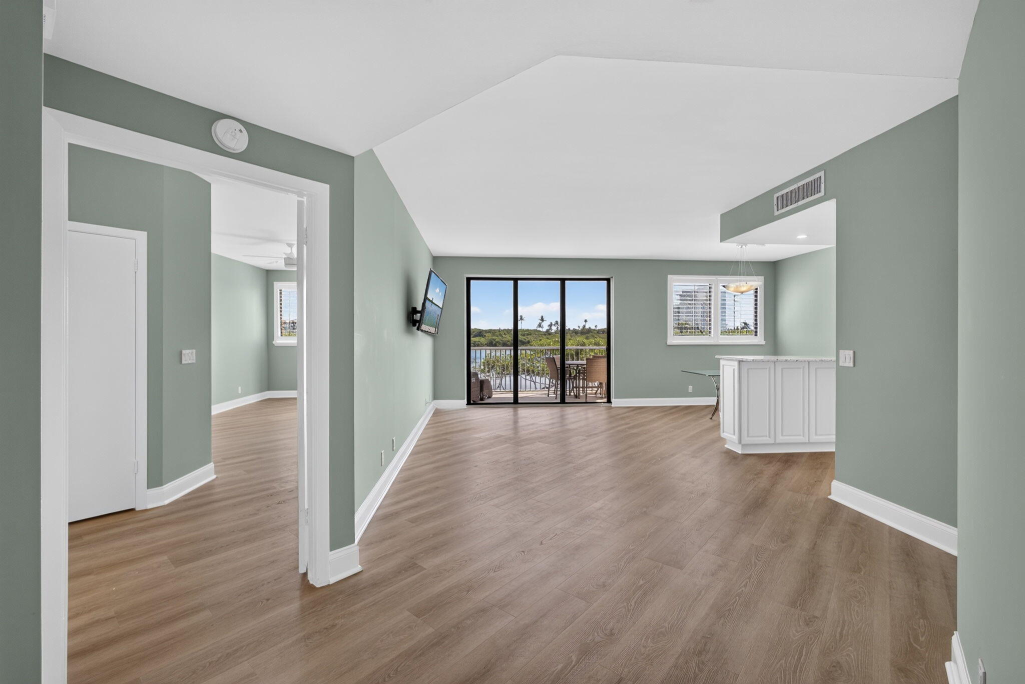 200 Waterway Road, Unit 206 Tequesta, FL 33469 - Photo 4 of 33 3-web-or-mls-3-print-5D1A8439
