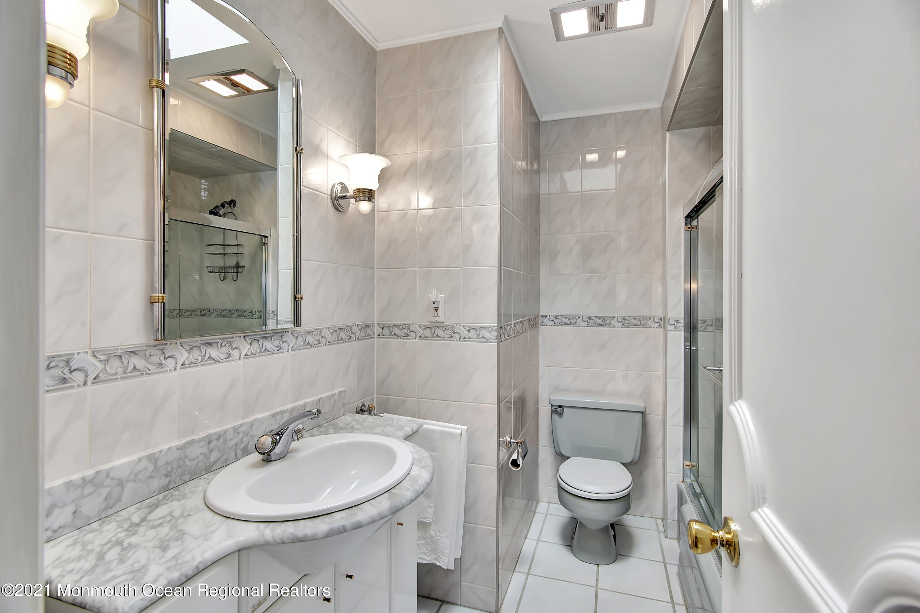 9 Fox Hill Road Middletown, NJ 07748 - Photo 20 of 51 20-Bathroom