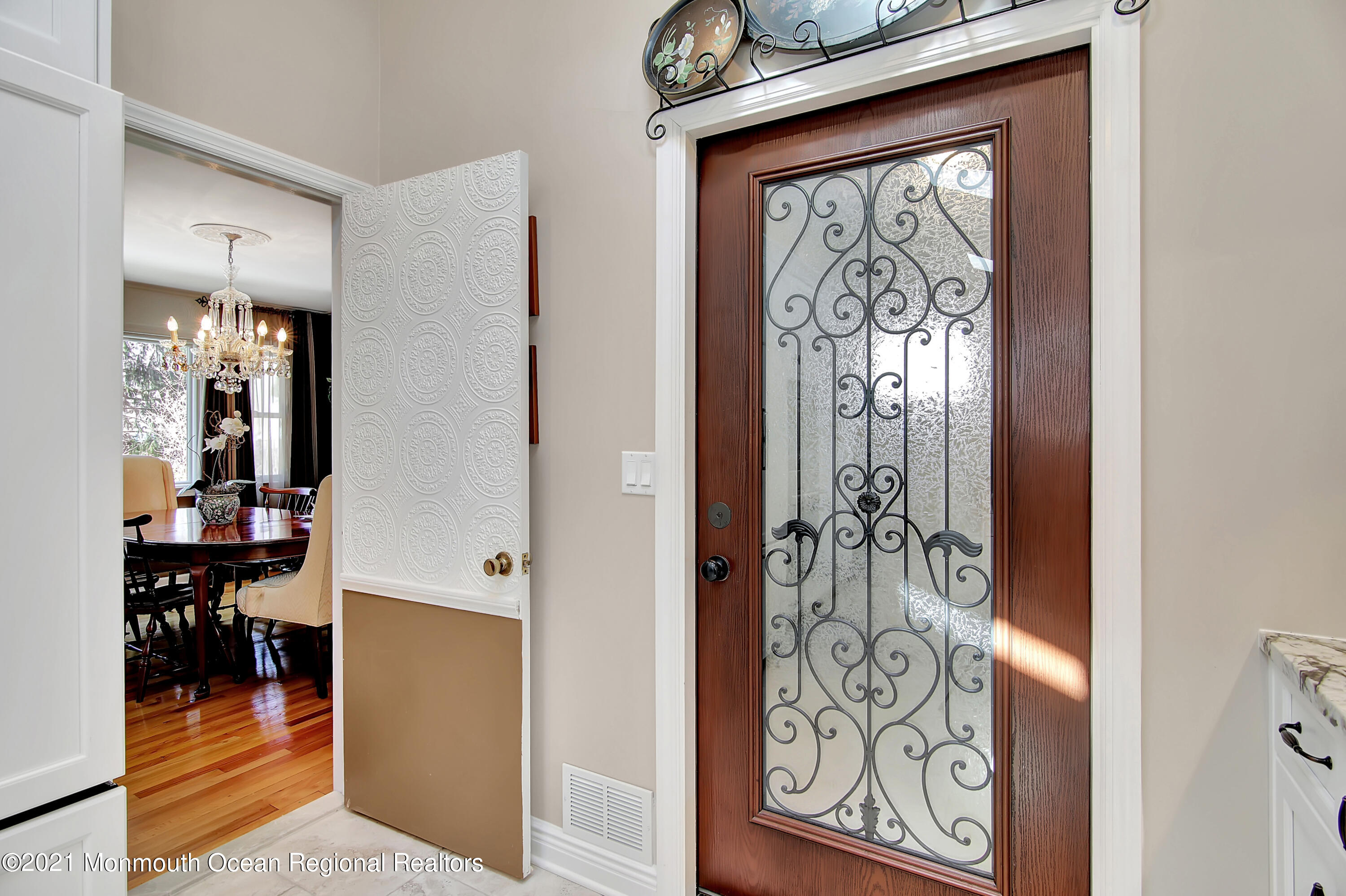 9 Fox Hill Road Middletown, NJ 07748 - Photo 25 of 51 25-Kitchen to Dining