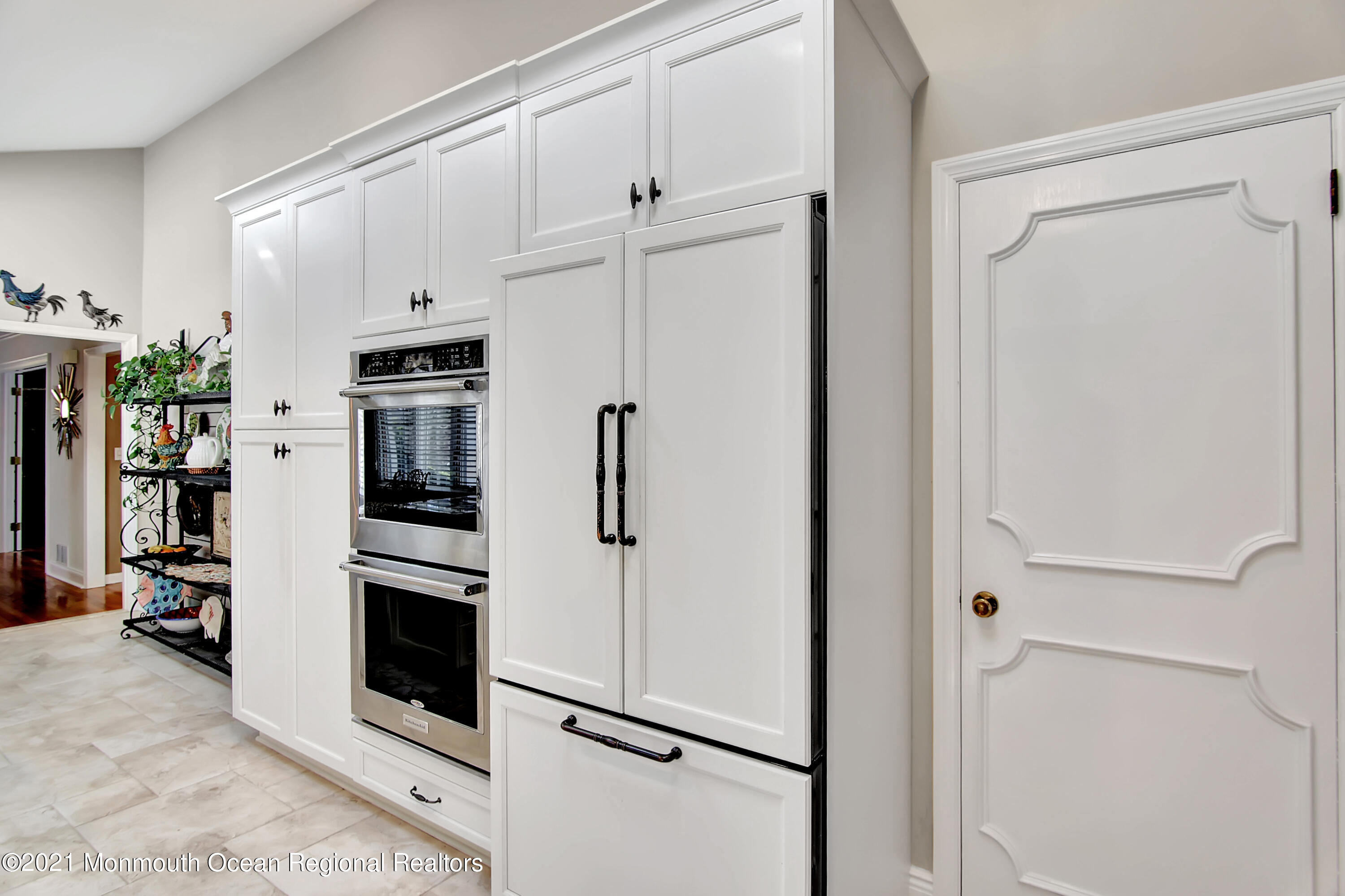 9 Fox Hill Road Middletown, NJ 07748 - Photo 27 of 51 27-Kitchen