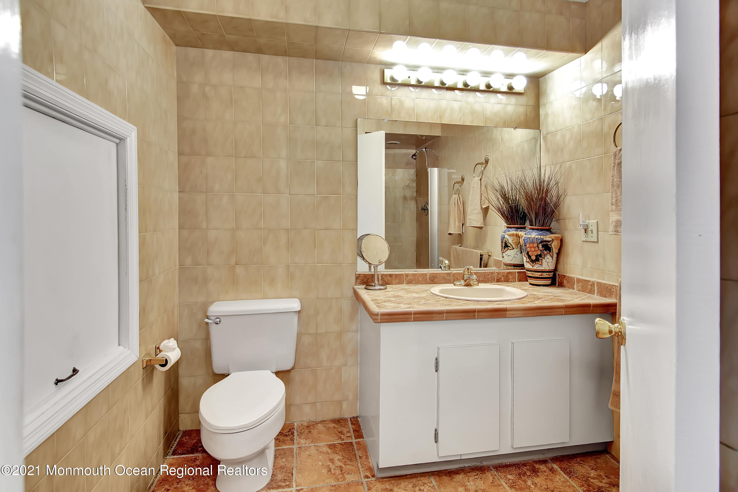 9 Fox Hill Road Middletown, NJ 07748 - Photo 39 of 51 39-Bathroom