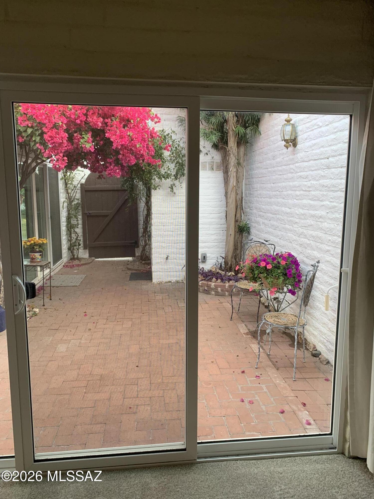 719 West Las Lomitas Road Tucson, AZ 85704 - Photo 25 of 44 a view of porch with seating space