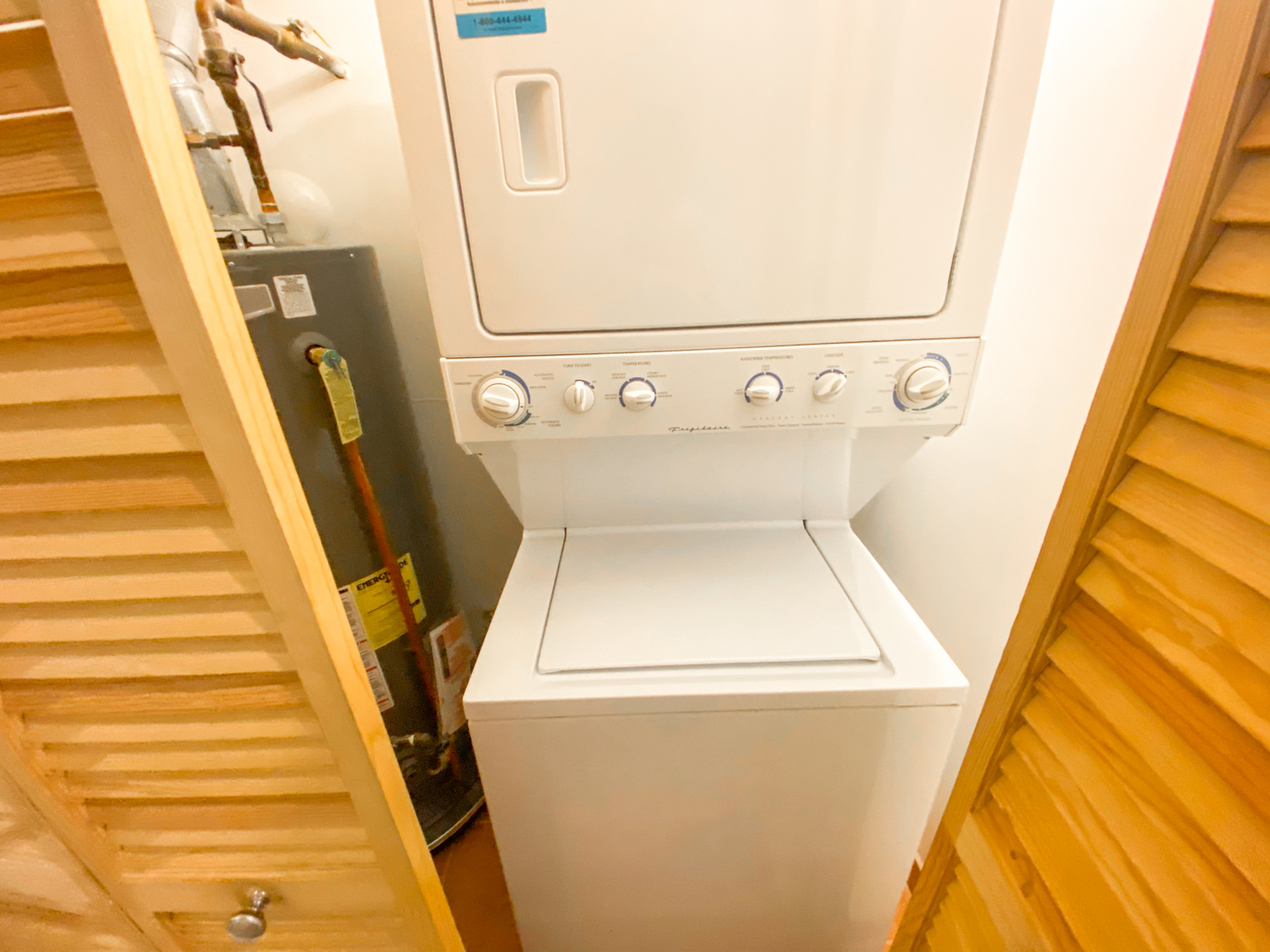 Undisclosed Address Chicago, IL 60612 - Photo 6 of 13 a utility room with dryer and washer